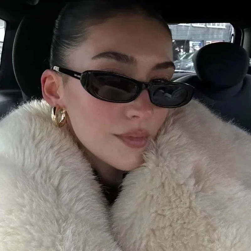 New Retro Oval Frame Sunglasse - Street Fashion Trends recension och pris