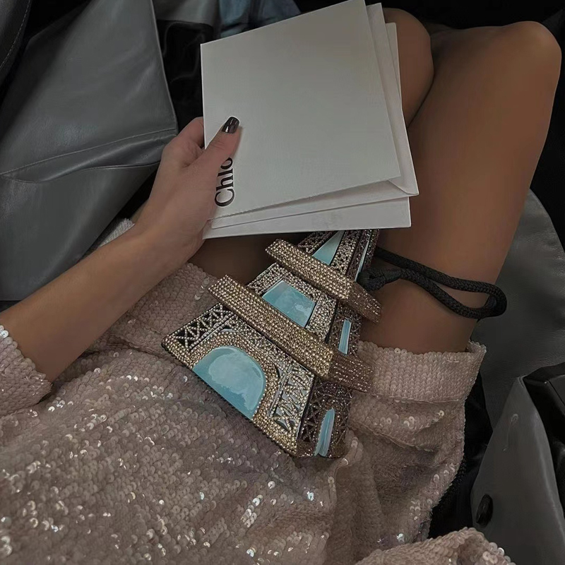 Paris Fashion Week 2025 Blogge - Street Fashion Week recension och pris